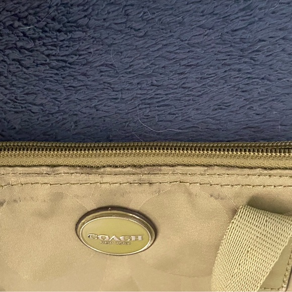 Coach signature C with matching additional bags. - Picture 6 of 10